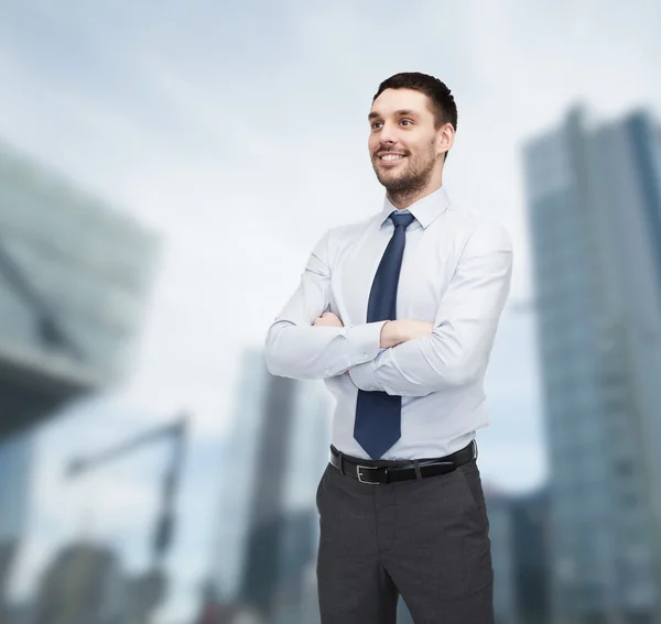 Schöner Geschäftsmann mit verschränkten Armen — Stockfoto