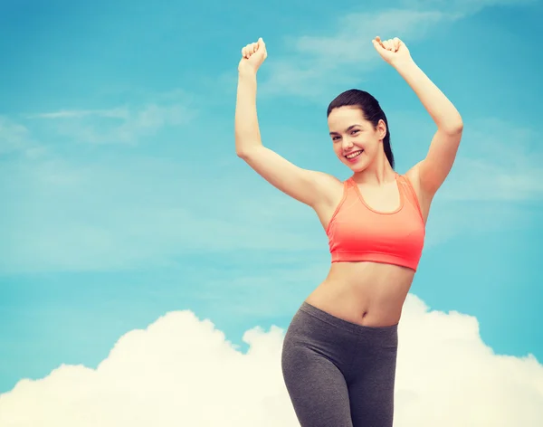 Sorridente adolescente in abbigliamento sportivo danza — Foto Stock