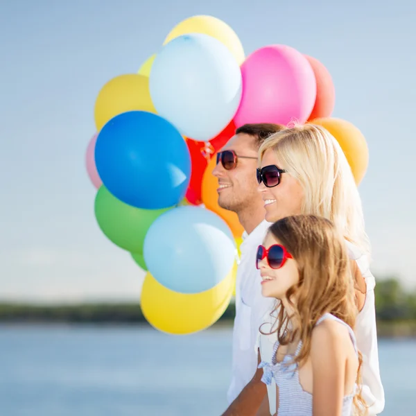 Aile renkli balonları — Stok fotoğraf