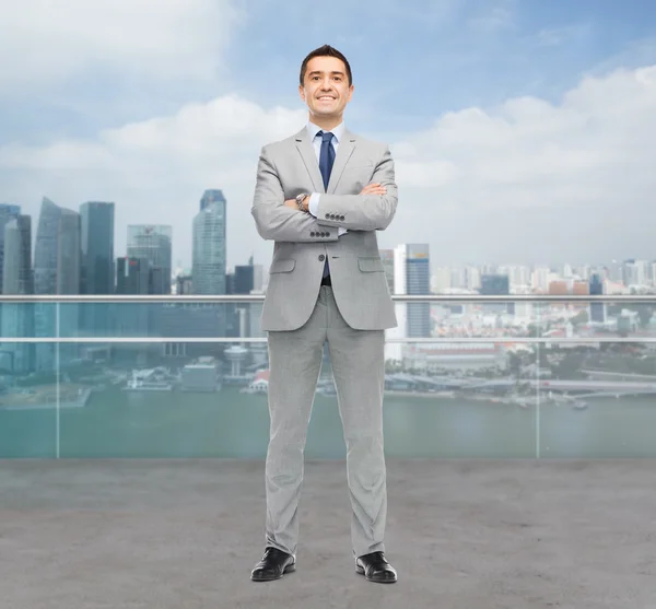 Feliz hombre de negocios sonriente en traje — Foto de Stock