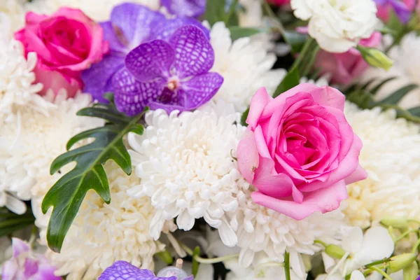 Beautiful flowers decoration — Stock Photo, Image