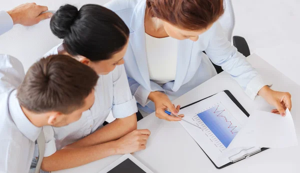 Business team having discussion in office — Stock Photo, Image