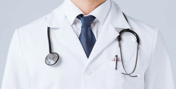 Male doctor with stethoscope — Stock Photo, Image