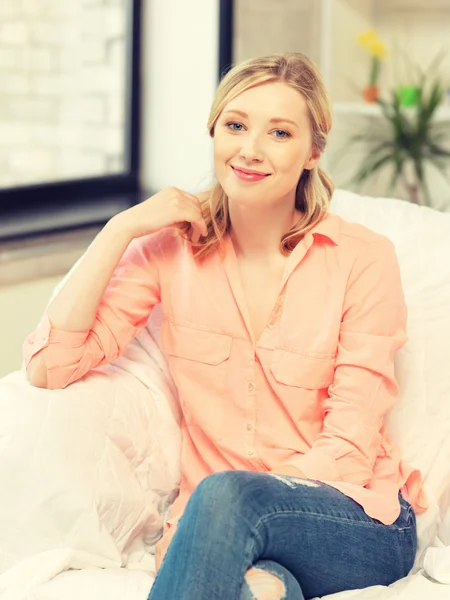 Happy and smiling woman — Stock Photo, Image