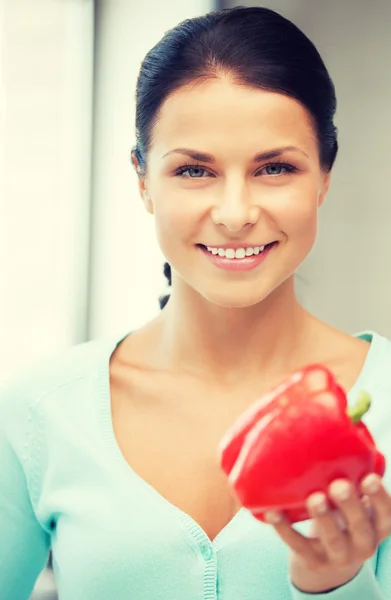 Mujer hermosa en la cocina —  Fotos de Stock