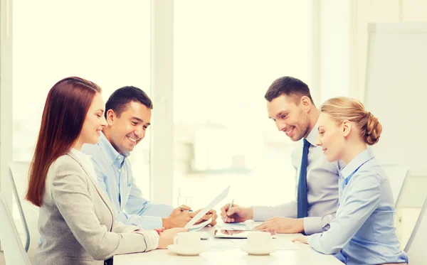 Business team having meeting in office — Stock Photo, Image