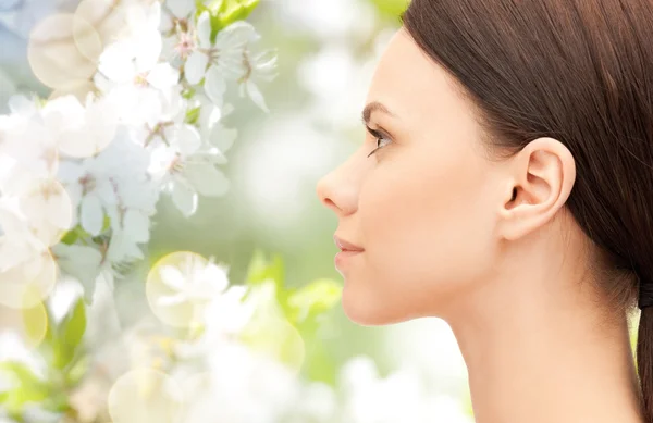 Bella giovane donna faccia — Foto Stock