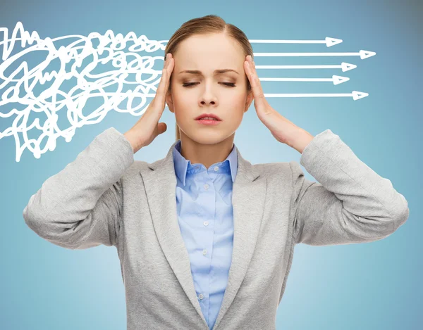 Stressad kvinna som täcker öronen med händer — Stockfoto