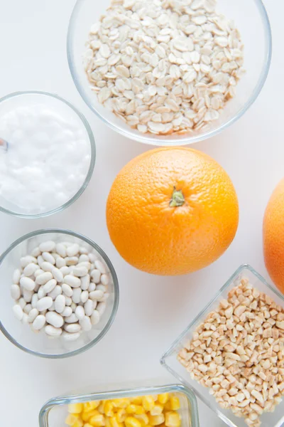 Primer plano de los ingredientes alimentarios en la mesa — Foto de Stock