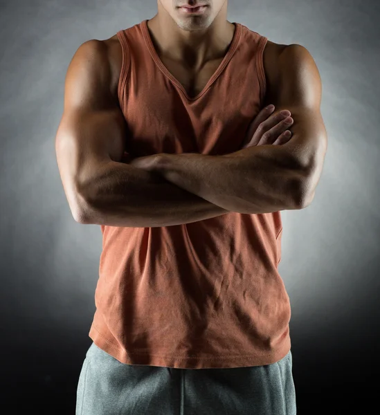 Junger männlicher Bodybuilder — Stockfoto