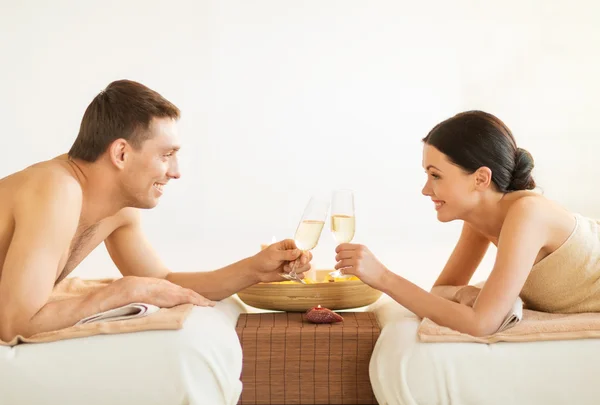 Couple in spa — Stock Photo, Image