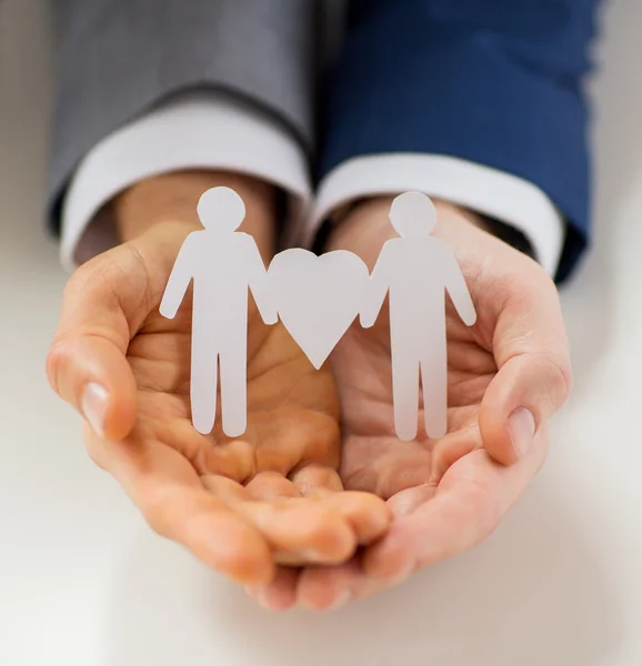 Close up van gelukkige mannelijke homo paar met liefde symbool — Stockfoto