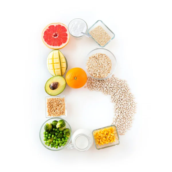 Close-up de ingredientes alimentares em forma de letra b — Fotografia de Stock
