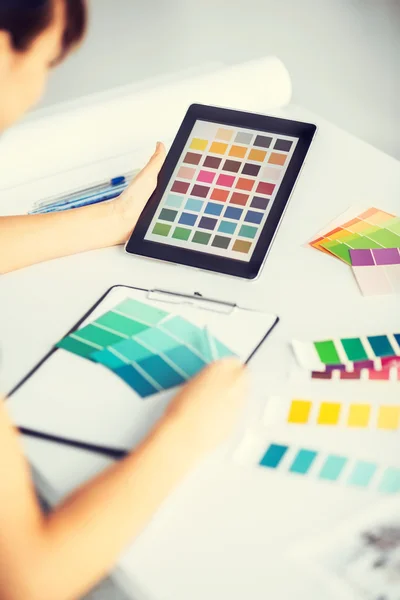 Woman working with color samples for selection — Stock Photo, Image