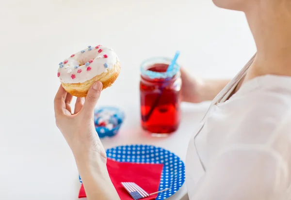 Woman celebrating american independence day — Stock Photo, Image