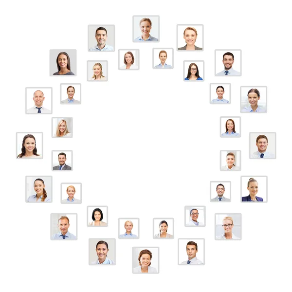 Viele Geschäftsleute-Porträts im Kreis — Stockfoto