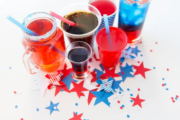 Drinki na amerykańskiej imprezie Dnia Niepodległości — Zdjęcie stockowe