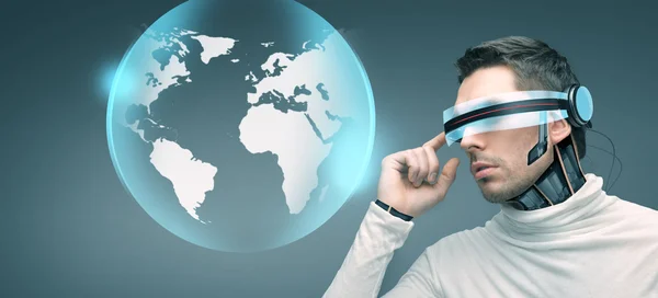 Człowiek z futurystyczne okulary 3d i czujniki — Zdjęcie stockowe
