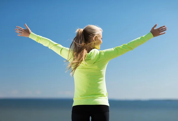 Woman doing sports outdoors — Stock Photo, Image