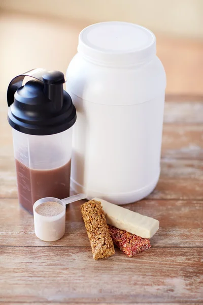 Nahaufnahme von proteinhaltigen Lebensmitteln und Zusatzstoffen auf dem Tisch Stockfoto