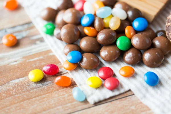 Menutup dari jelly beans dan permen cokelat — Stok Foto