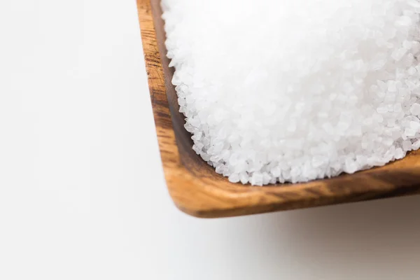 Close up of white salt heap in wooden bowl — Φωτογραφία Αρχείου