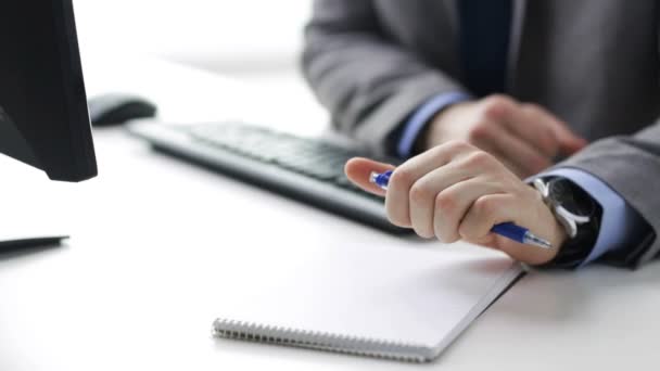 Close up of businessman hands with notepad — Stock Video