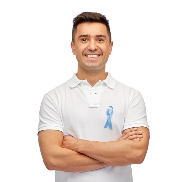 Hombre feliz con la cinta de conciencia del cáncer de próstata —  Fotos de Stock