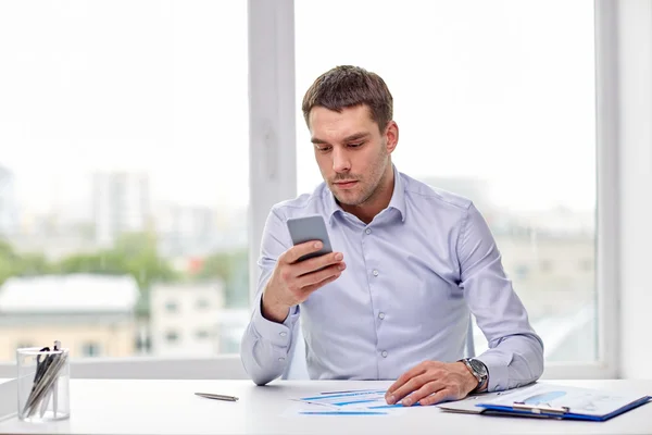 Close up of businessman with smartphone — Stock Photo, Image