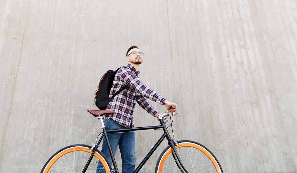 Homem Com Mochila Stock Photo Engrenagem Moto E Fixa Hipster — Yy7Ibfgv6