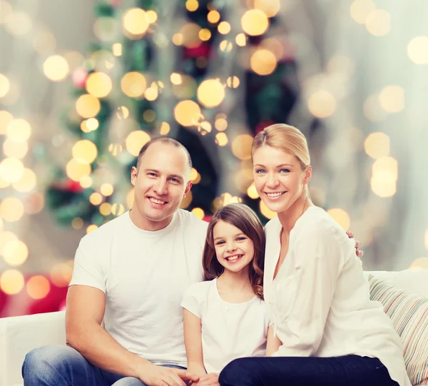 Família feliz em casa — Fotografia de Stock