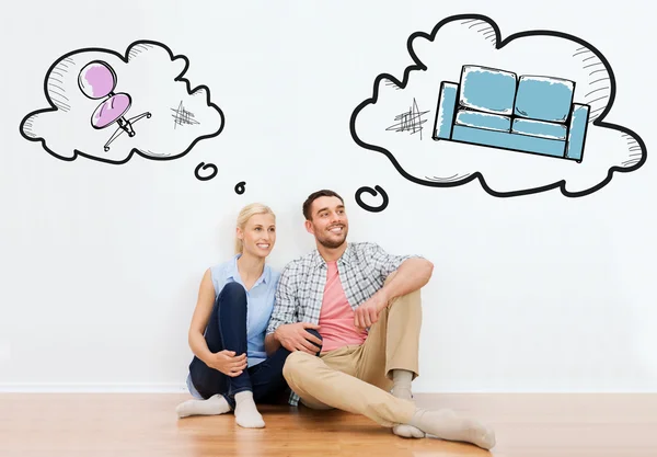 Lyckliga par av man och kvinna flytta till nytt hem — Stockfoto
