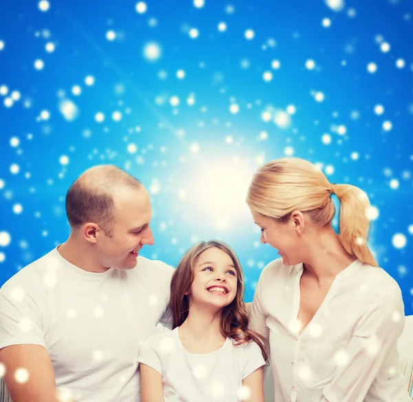 Família feliz em casa — Fotografia de Stock