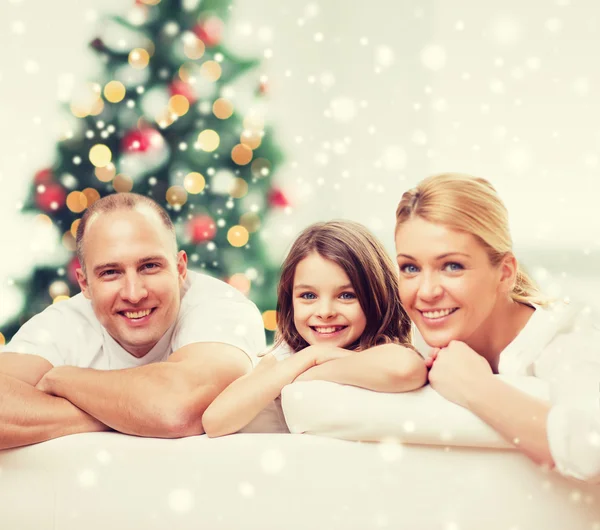 Familia feliz en casa — Foto de Stock