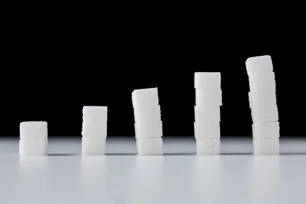 Крупним планом схема білого цукру або діаграма на столі — стокове фото