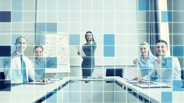 Groep ondernemers vinger wijzen naar u — Stockfoto