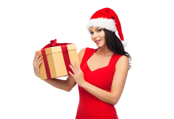 Hermosa mujer sexy en sombrero de santa con caja de regalo — Foto de Stock