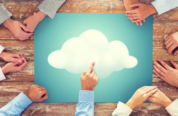 Κοντινό πλάνο επιχειρηματική ομάδα χέρια με σύννεφο εικόνα — Φωτογραφία Αρχείου