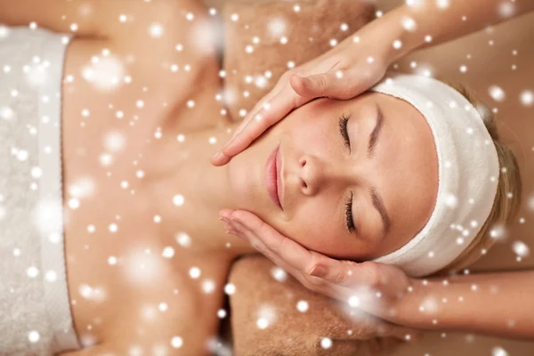 Close up of woman having face massage in spa salon — Stok fotoğraf