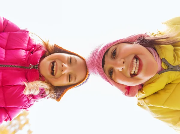 Happy girls faces outdoors — 图库照片