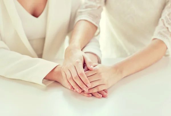 Close up of happy married lesbian couple hands — Stock Photo, Image