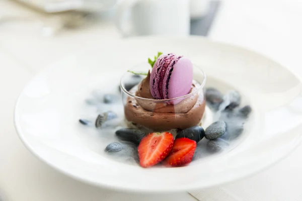 Close up van chocoladedessert in restaurant — Stockfoto