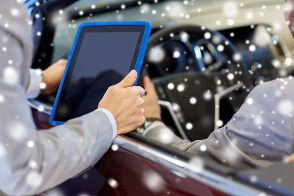 Close up of men with tablet pc and cabrio car — Stock Photo, Image