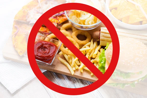 Close up van fastfood snacks achter geen symbool — Stockfoto