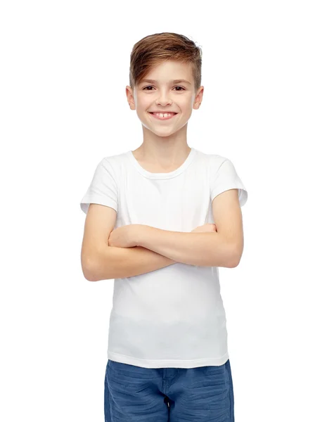 Glücklicher Junge in weißem T-Shirt und Jeans — Stockfoto