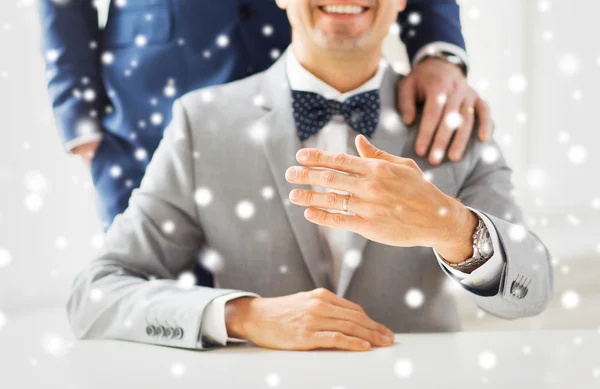 Close up of male gay couple with wedding rings on — Stock Photo, Image