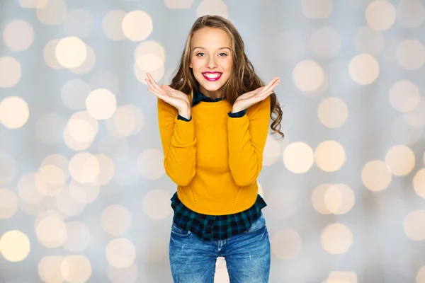 Glad ung kvinna eller tonåring tjej i casual kläder — Stockfoto