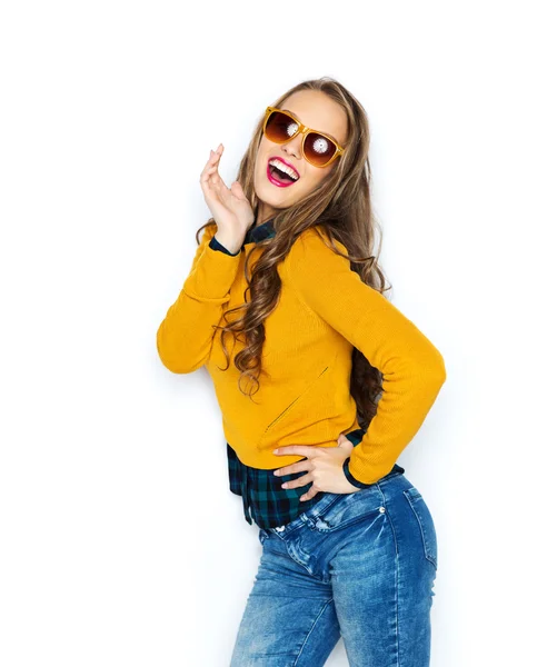 Jovem feliz ou menina adolescente em roupas casuais — Fotografia de Stock