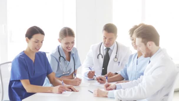 Group of doctors meeting at seminar in hospital — Stock Video