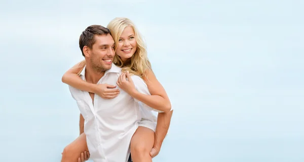 Pareja en la playa —  Fotos de Stock